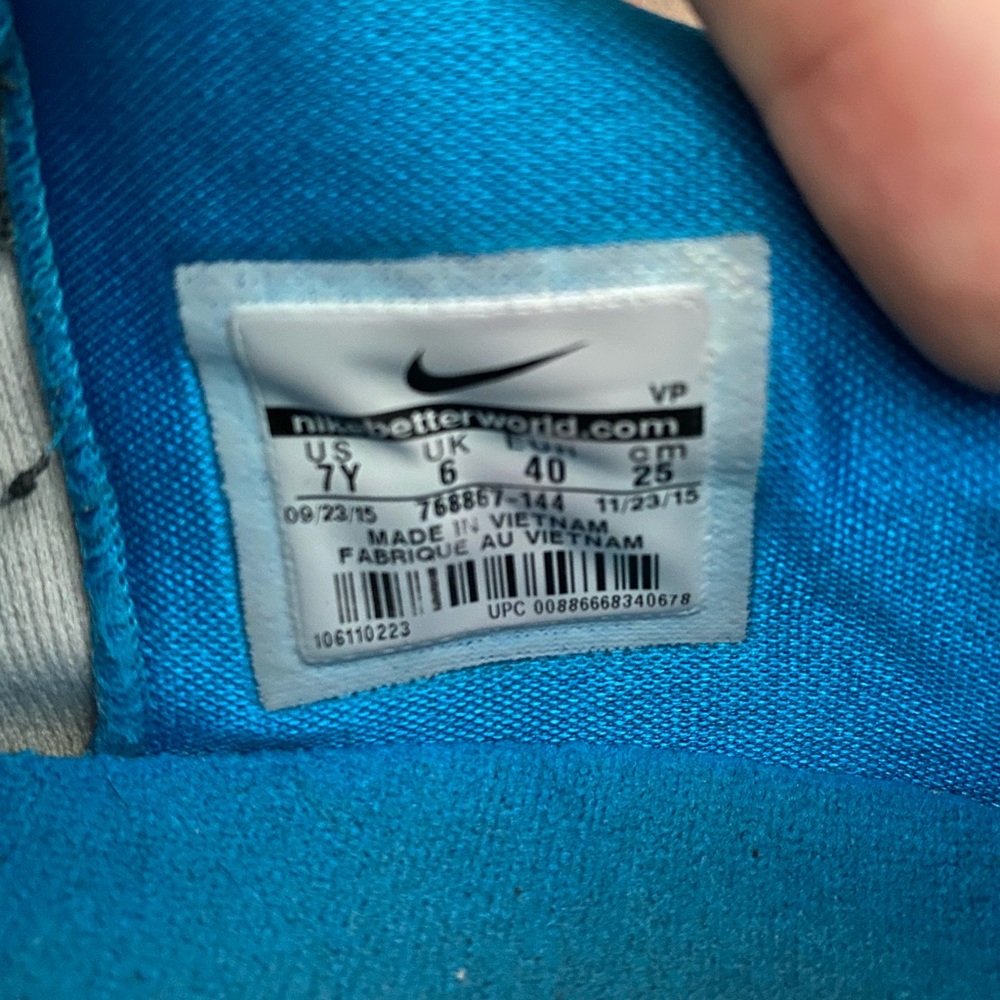Nike - Picture 6 of 9